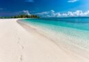 Život na nudističkoj plaži: Iskustvo žene koja služi goste bez odeće i nalazi slobodu u golotinji