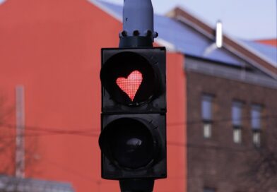 Kadir iz Malatije i njegov neobični Mercedes: Priča o mašti, zajedništvu i snazi jednostavnog života Kadir iz Malatije i njegov neobični Mercedes: Priča o mašti, zajedništvu i snazi jednostavnog života