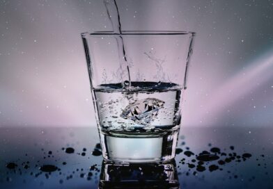 Šta se zaista dešava kada pijete hladnu vodu odmah nakon obroka