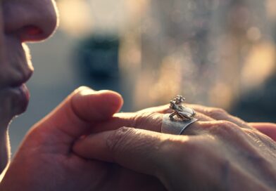 Izaberi Prsten i Otkrij Koja Si Vrsta Žene: Psihološki Vodič Kroz Stil i Ličnost