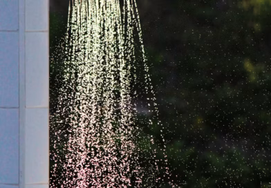 Tuširanje i rizik po srce i mozak: Saveti za bezbedno kupatilo nakon 60. godine