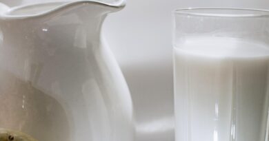 Mleko sa belim lukom za bol u leđima: Narodni recept i šta treba da znate Mleko sa belim lukom za bol u leđima: Narodni recept i šta treba da znate