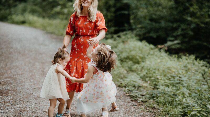 Dva sina, dve boje, jedno srce: priča o ljubavi, poverenju i istini koja je spojila porodicu