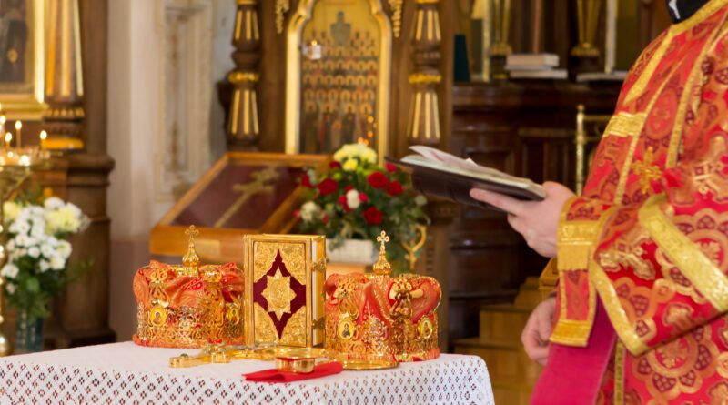 Otac Predrag objašnjava: Kako pravilno postupiti sa prošlogodišnjom čuvarkućom i zašto je važna suština običaja