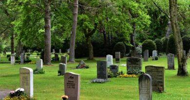 Na groblju sam tražila njegovu “pokojnu” ženu, a pronašla istinu koja je srušila moj brak