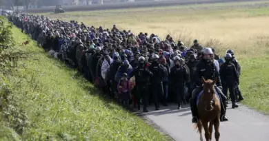 Migrantski pritisak na Ceutu sve veći: Za sedam dana stiglo oko 1.500 ljudi, vlasti upozoravaju na humanitarnu krizu