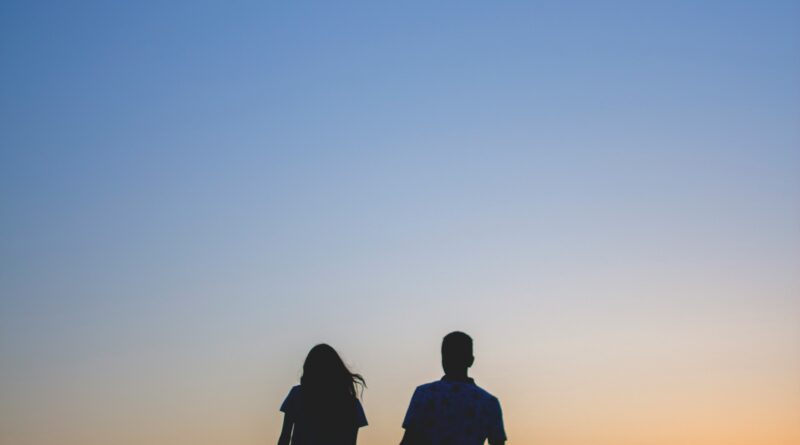 Promjene u ponašanju partnera koje mogu ukazivati na probleme u vezi i kako ih razumjeti